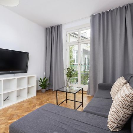 1-Bedroom Apartment With Balcony - Dluga 65 Kraków Exteriör bild
