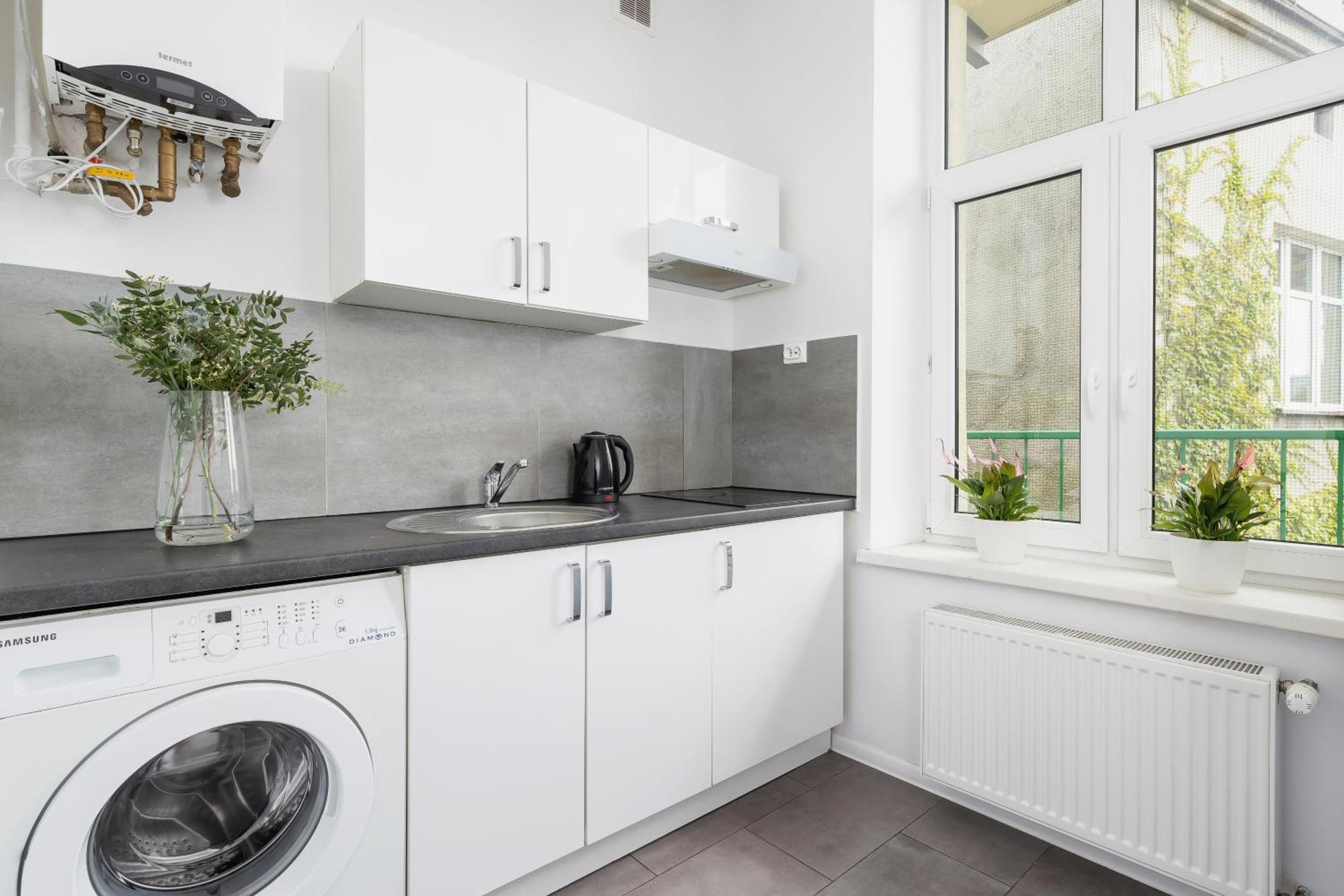 1-Bedroom Apartment With Balcony - Dluga 65 Kraków Exteriör bild