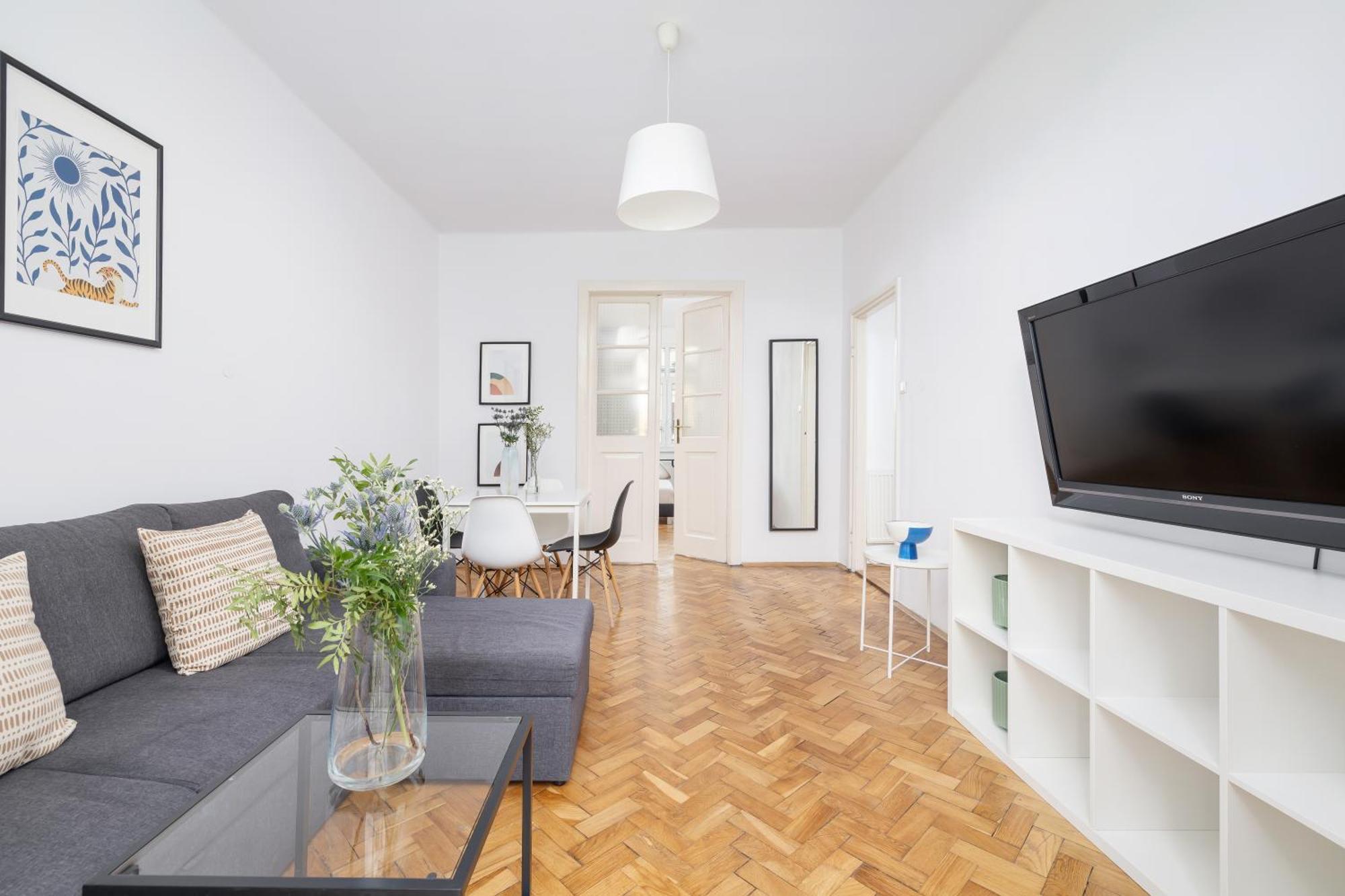 1-Bedroom Apartment With Balcony - Dluga 65 Kraków Exteriör bild